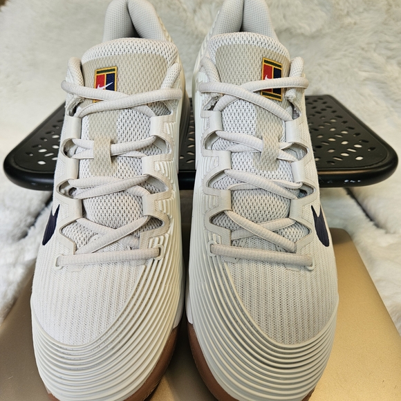 Nike Court Air Zoom Vapor Pro 2 Women’s Size 9.5 White FV5554-101 NWOB - Picture 3 of 8